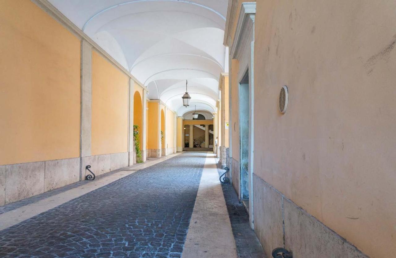 Piazza Venezia Charming & Bright Apartment *